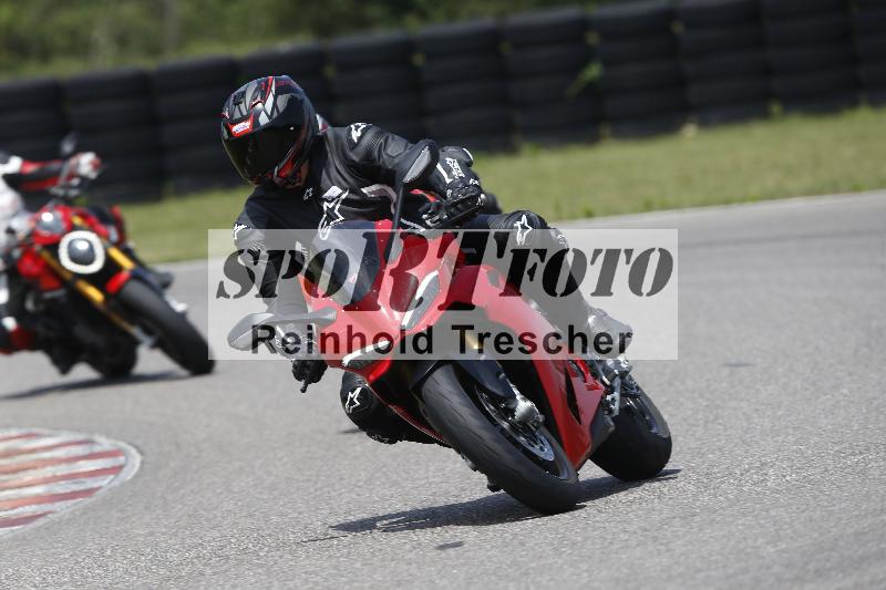 /27 12.06.2025 Ducati Schweiz Trackday Warmup  ADR/blau-bleu/ohne
